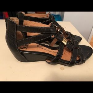 Sofft black sandals size 6.5